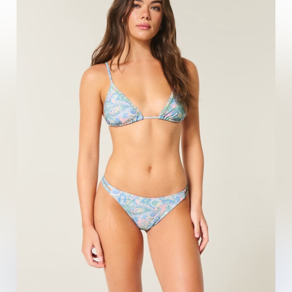 Hollister Blue and Pink Paisley Bikini size S M